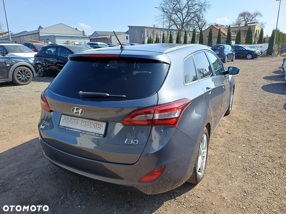 Hyundai i30 blue Kombi 1.6 GDi Passion - 7