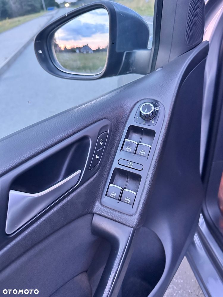 Volkswagen Golf 2.0 TDI Highline - 18