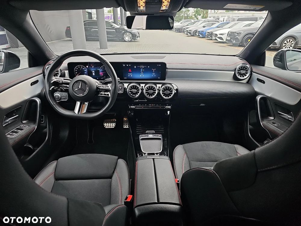 Mercedes-Benz CLA 200 AMG Line 7G-DCT - 16