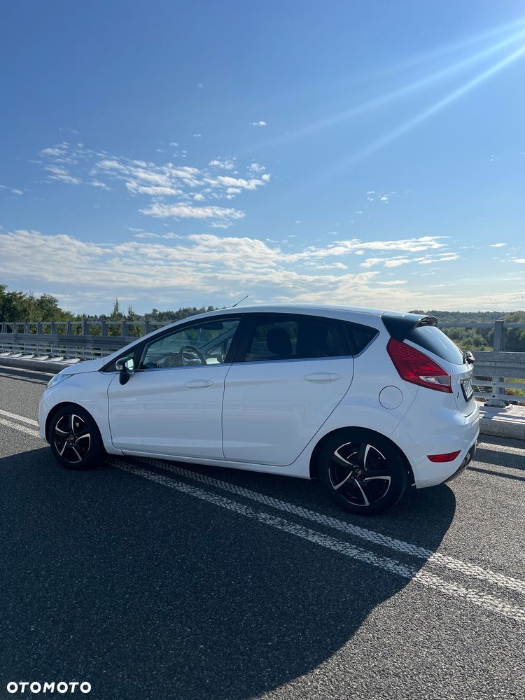 Ford Fiesta 1.25 Titanium EU5 - 13