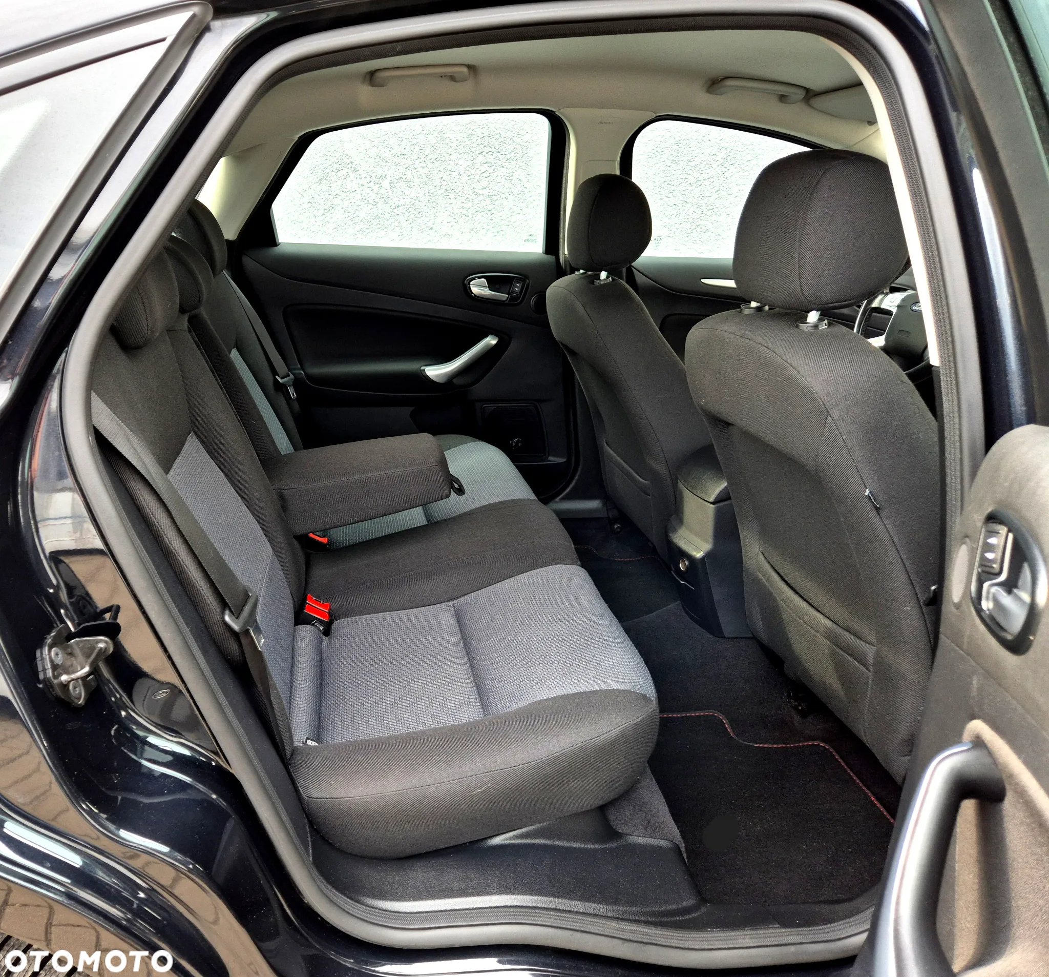 Ford Mondeo 1.6 Ghia - 15