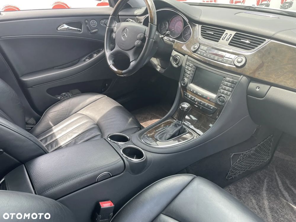 Mercedes-Benz CLS 500 - 16