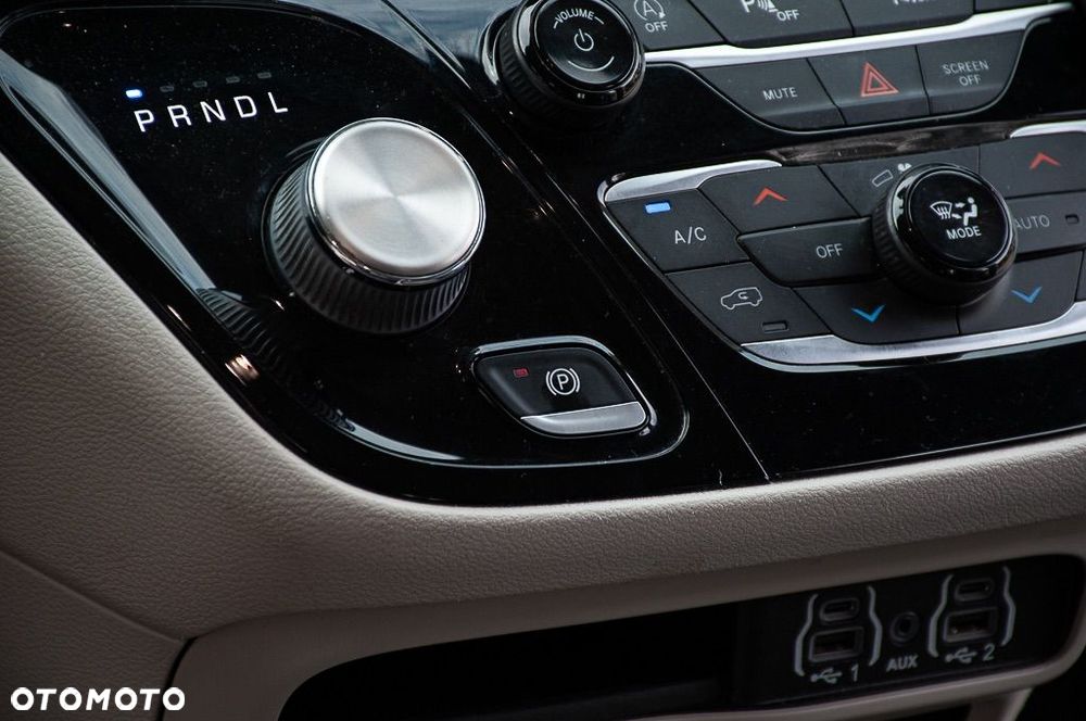 Chrysler Pacifica - 14