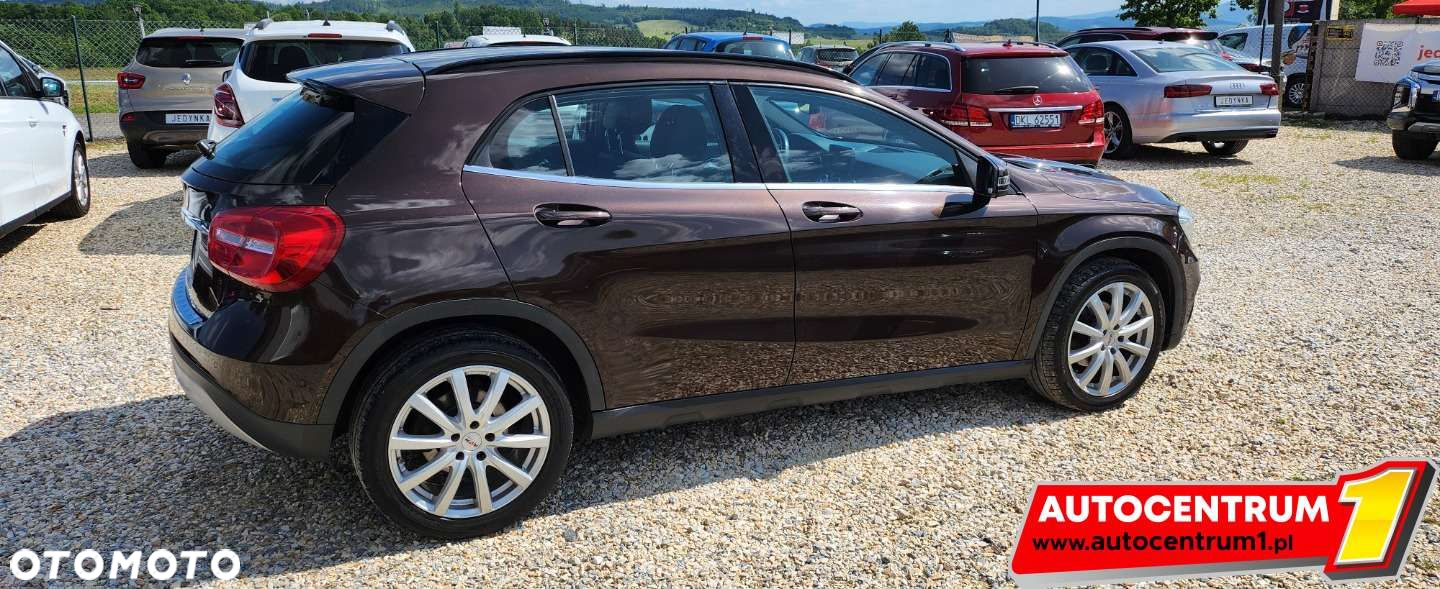 Mercedes-Benz GLA - 18
