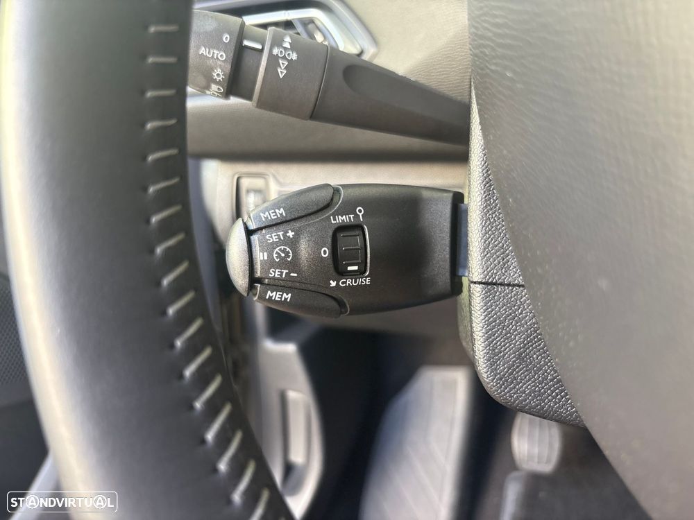 Peugeot 308 SW 1.5 BlueHDi Style J17 - 15