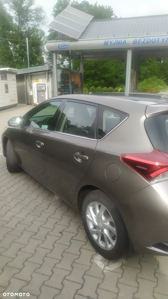 Toyota Auris 1.6 Premium - 5