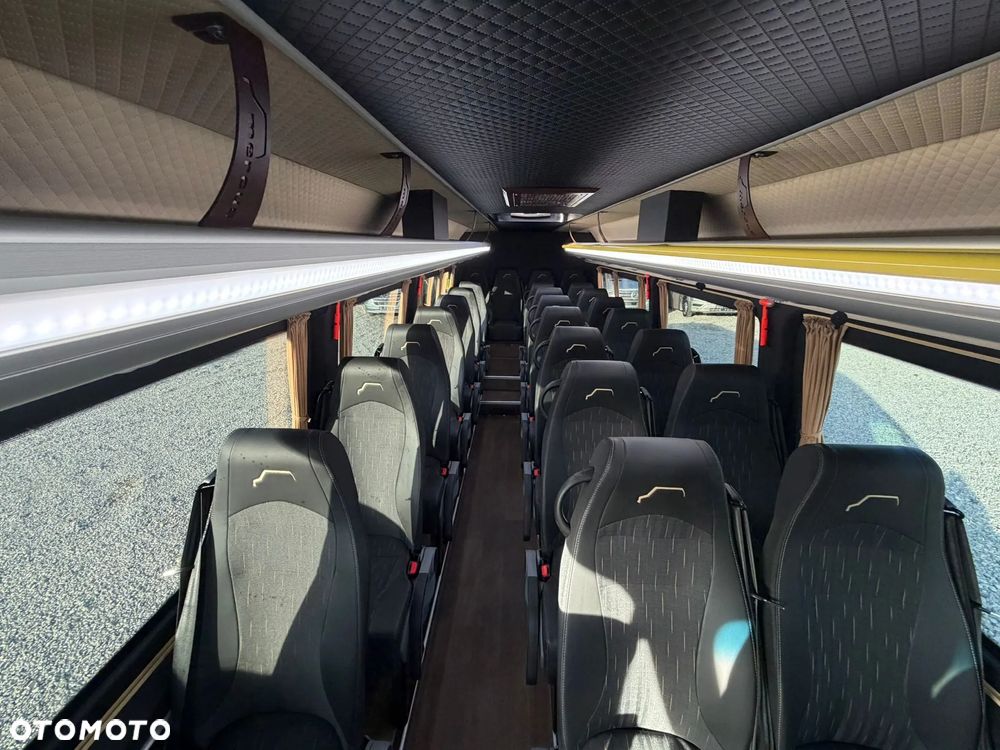 Mercedes-Benz Sprinter 519 - 30