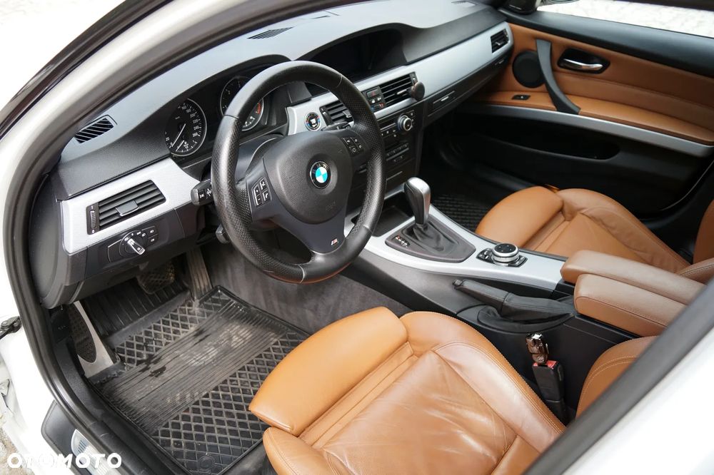 BMW Seria 3 330d DPF Edition Sport - 17