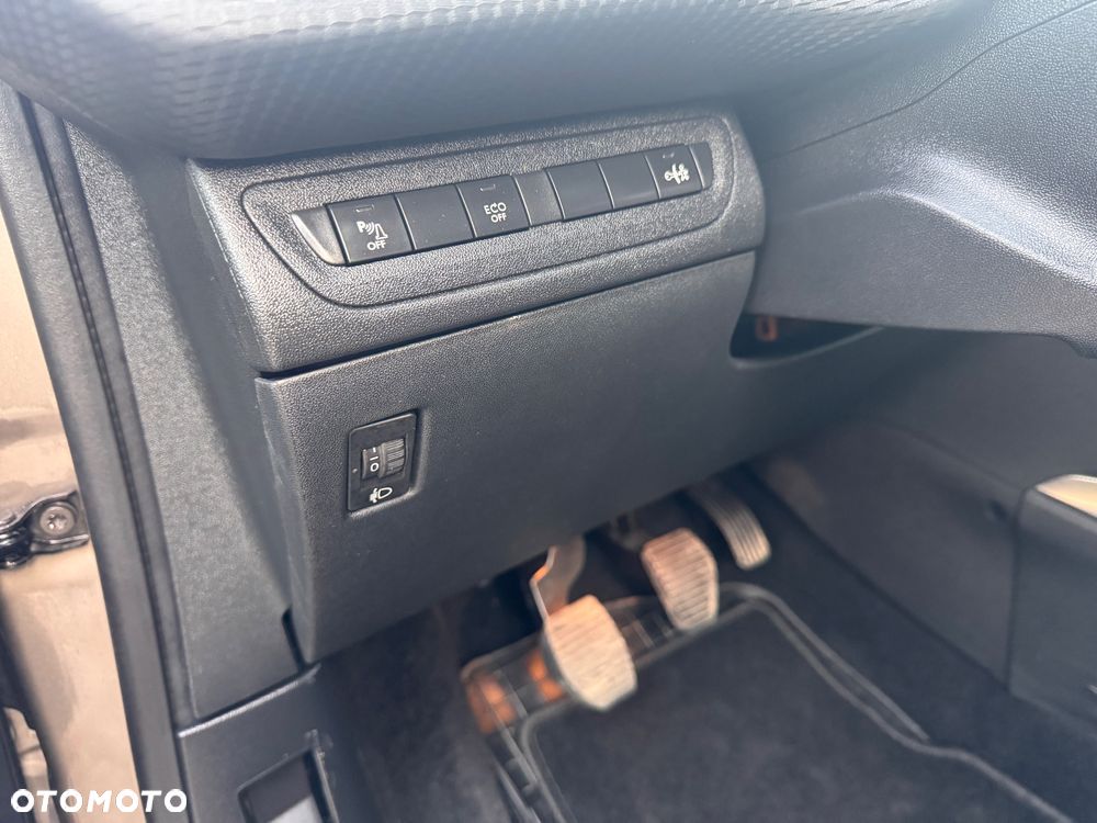 Peugeot 2008 e-HDi FAP 115 STOP & START Allure - 19