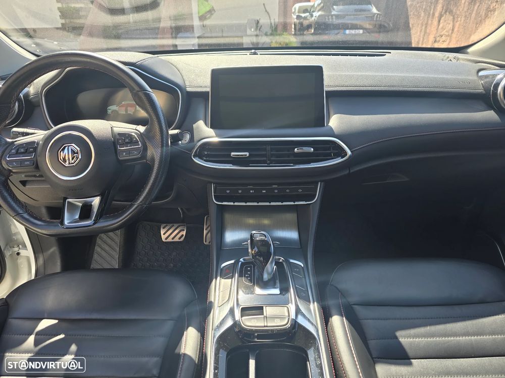 MG EHS Luxury - 13