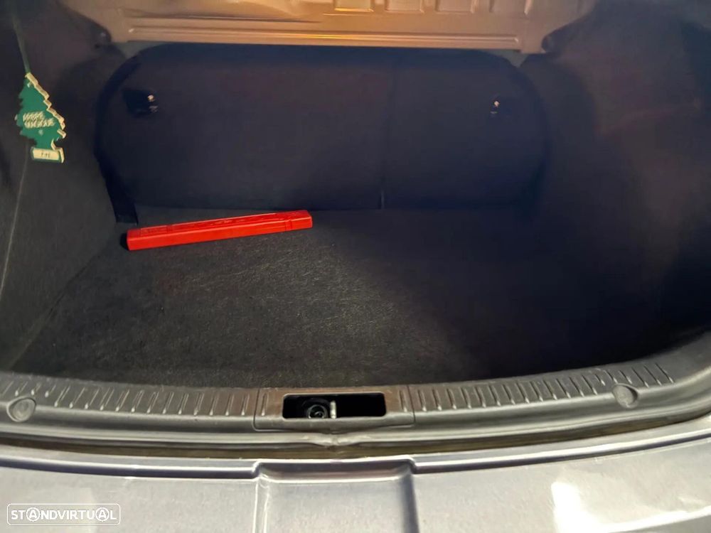 Mazda 3 Sedan MZ-CD 1.6 Exclusive Plus - 24