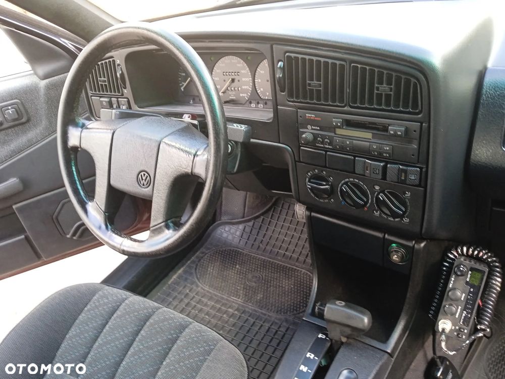 Volkswagen Passat 2.0 GL - 11