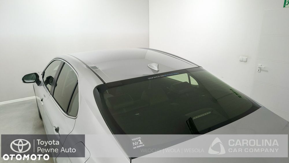 Toyota Camry 2.5 Hybrid Comfort CVT - 23