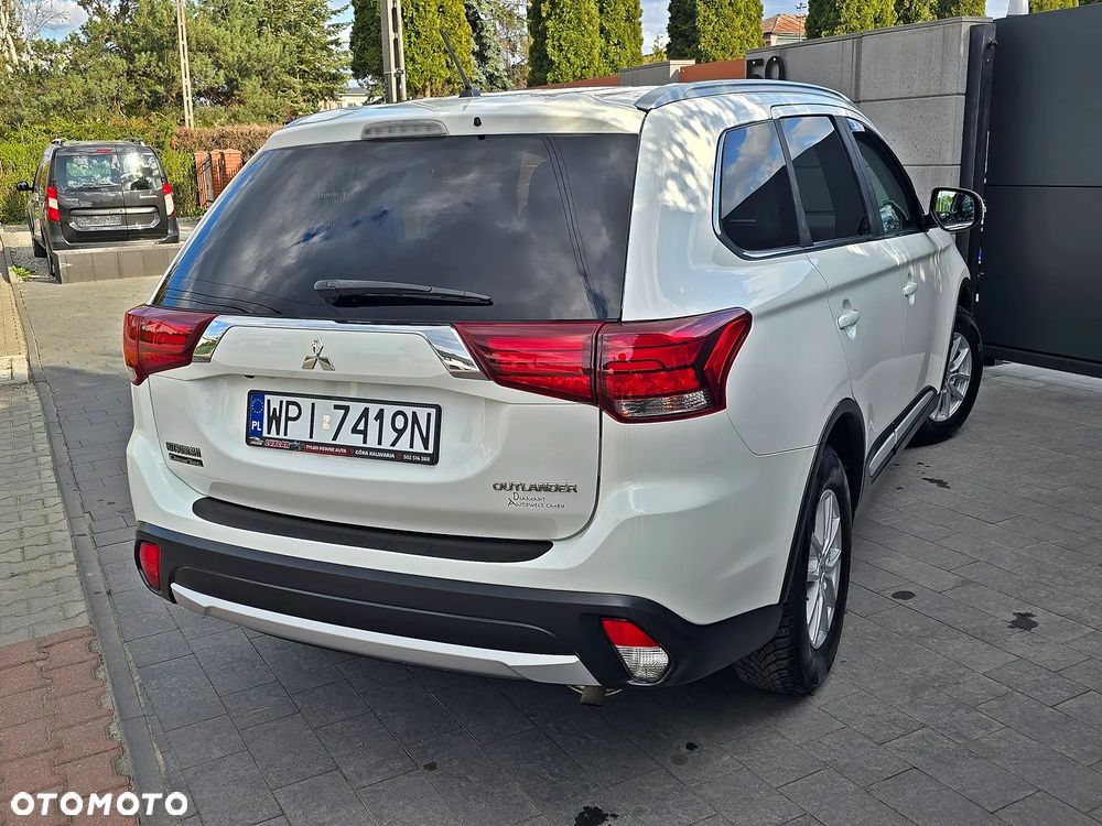 Mitsubishi Outlander 2.0 2WD Invite - 10