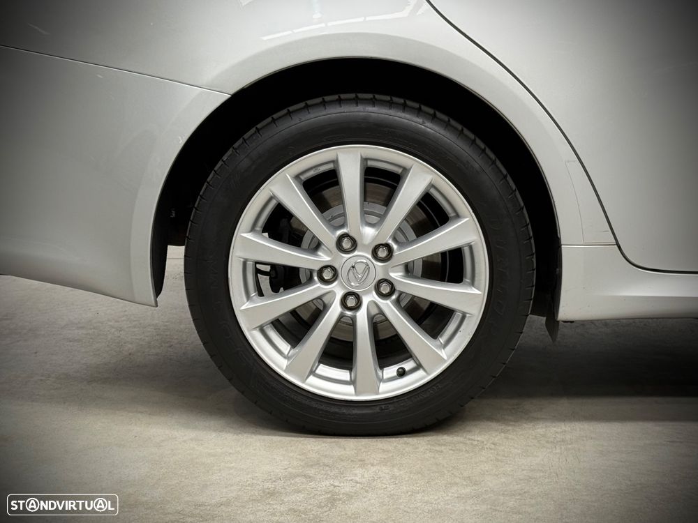 Lexus IS 220 d P.Luxury 4D - 29