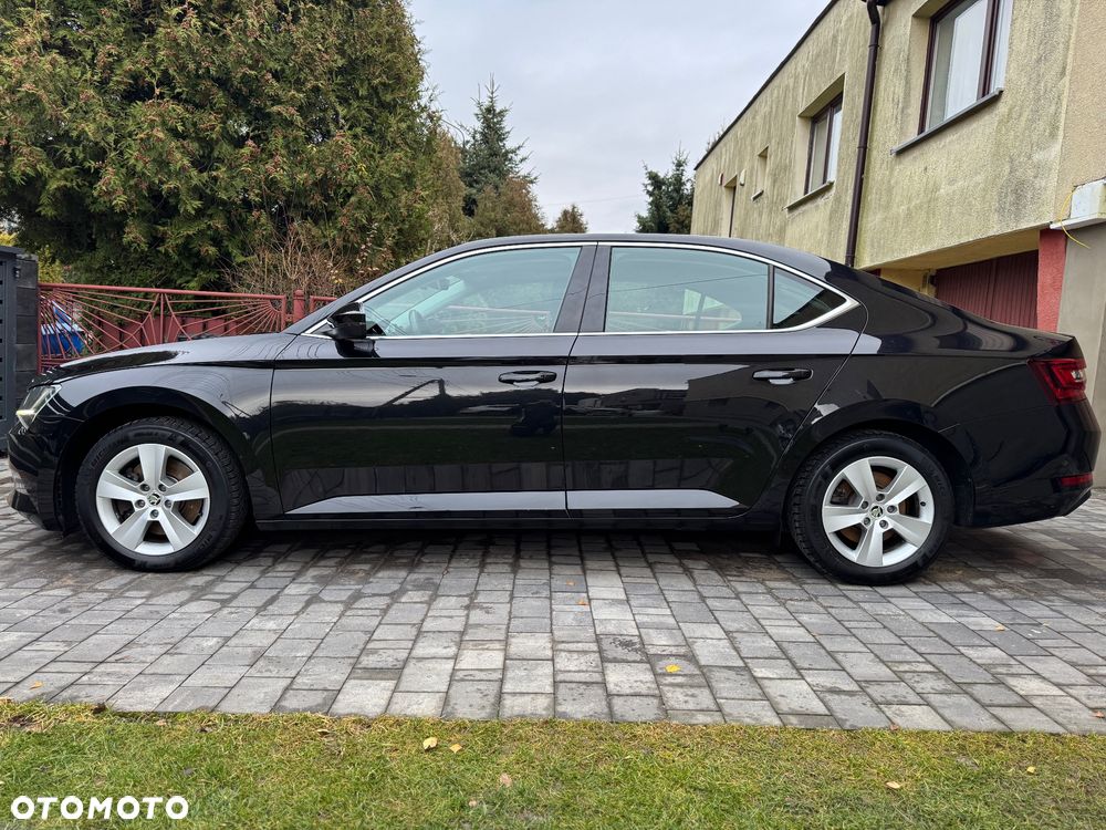 Skoda Superb 2.0 TDI Ambition - 11