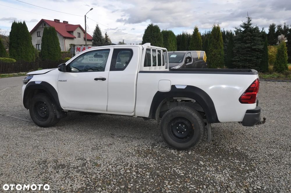 Toyota Hilux 2.4 D-4D Extra Cab DLX 4x4 - 4