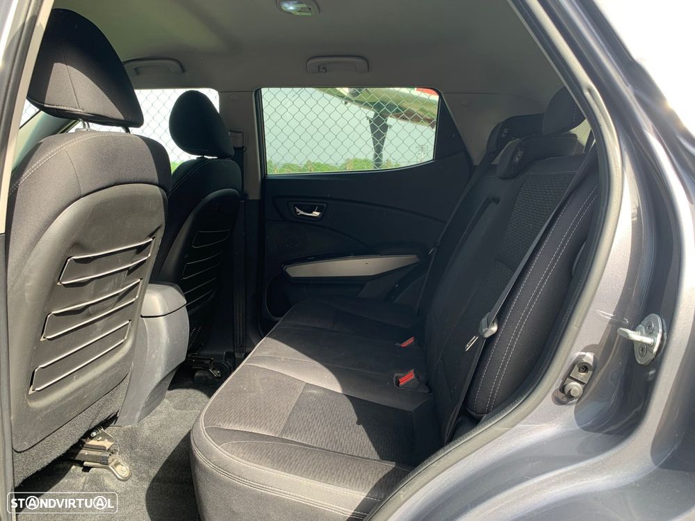 SsangYong Tivoli - 23