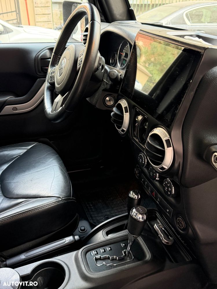 Jeep Wrangler 2.8 CRD AT Sahara - 6