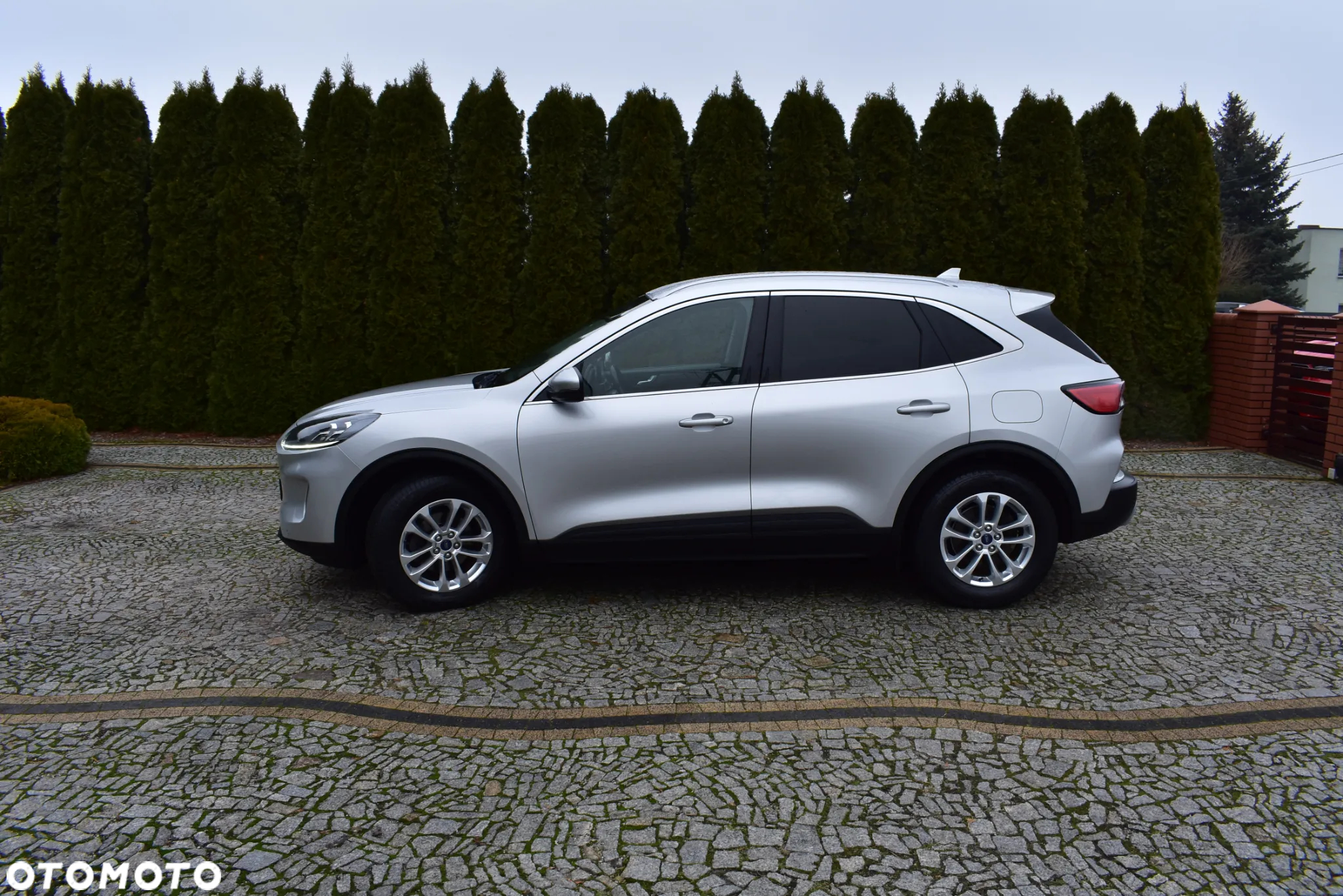 Ford Kuga 2.0 TDCi 2x4 Titanium - 23
