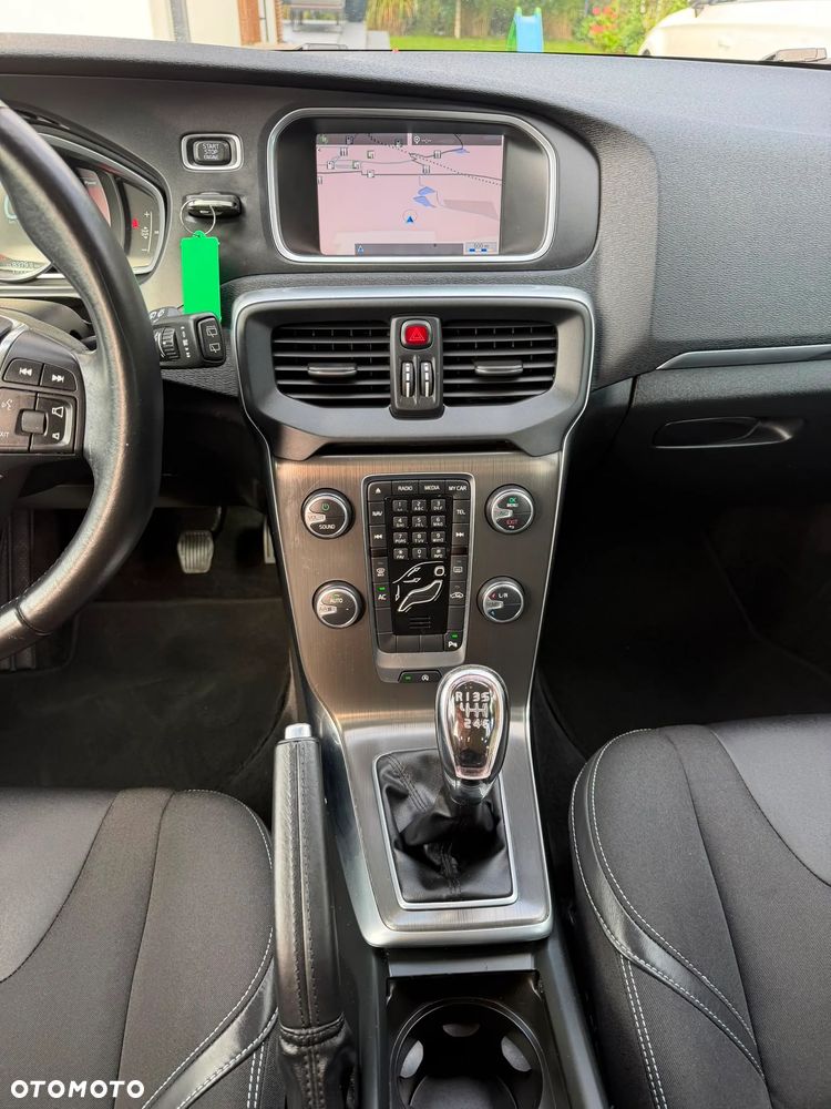 Volvo V40 D2 Summum - 27
