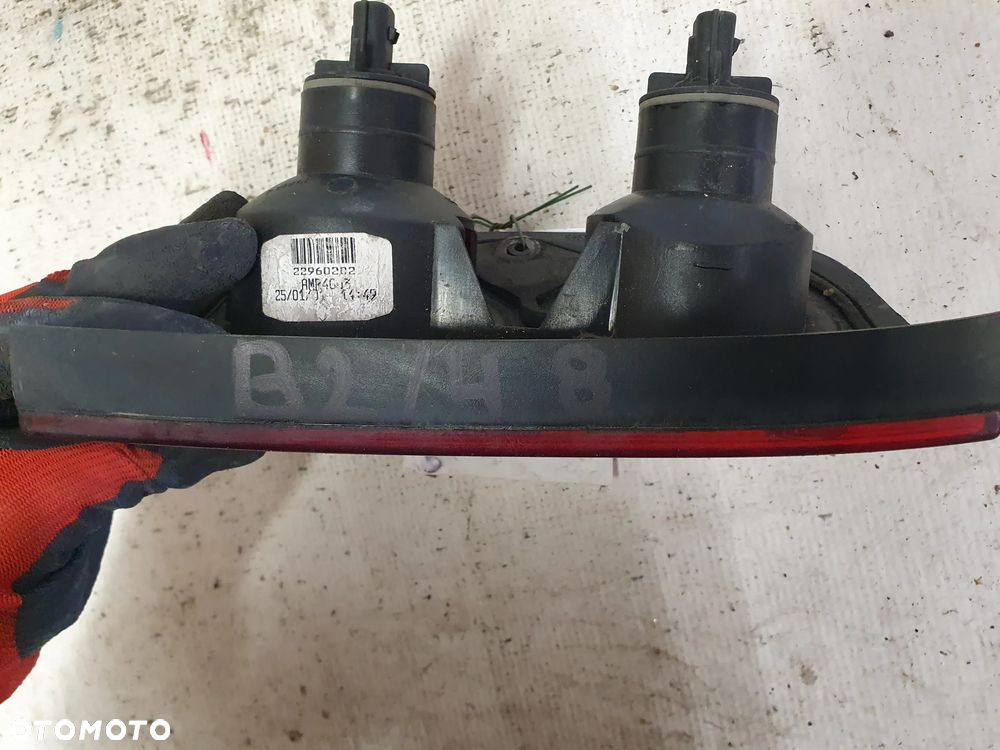 .  TYL TYLNA LAMPA PRAWA LAND ROVER FREELANDER I - 3