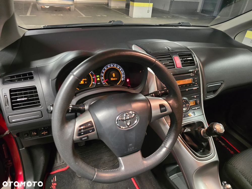 Toyota Auris 1.6 Premium - 31
