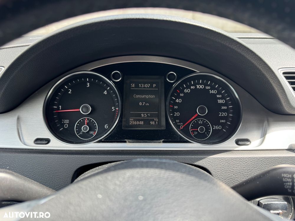 Volkswagen Passat 2.0 TDI DPF Blue TDI DSG Highline - 24