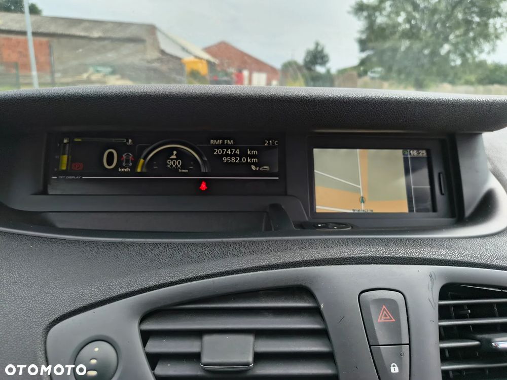 Renault Grand Scenic - 22