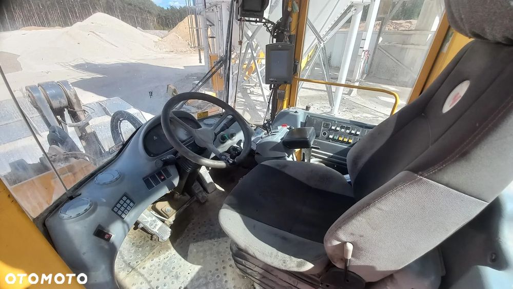 Volvo L150E - 8