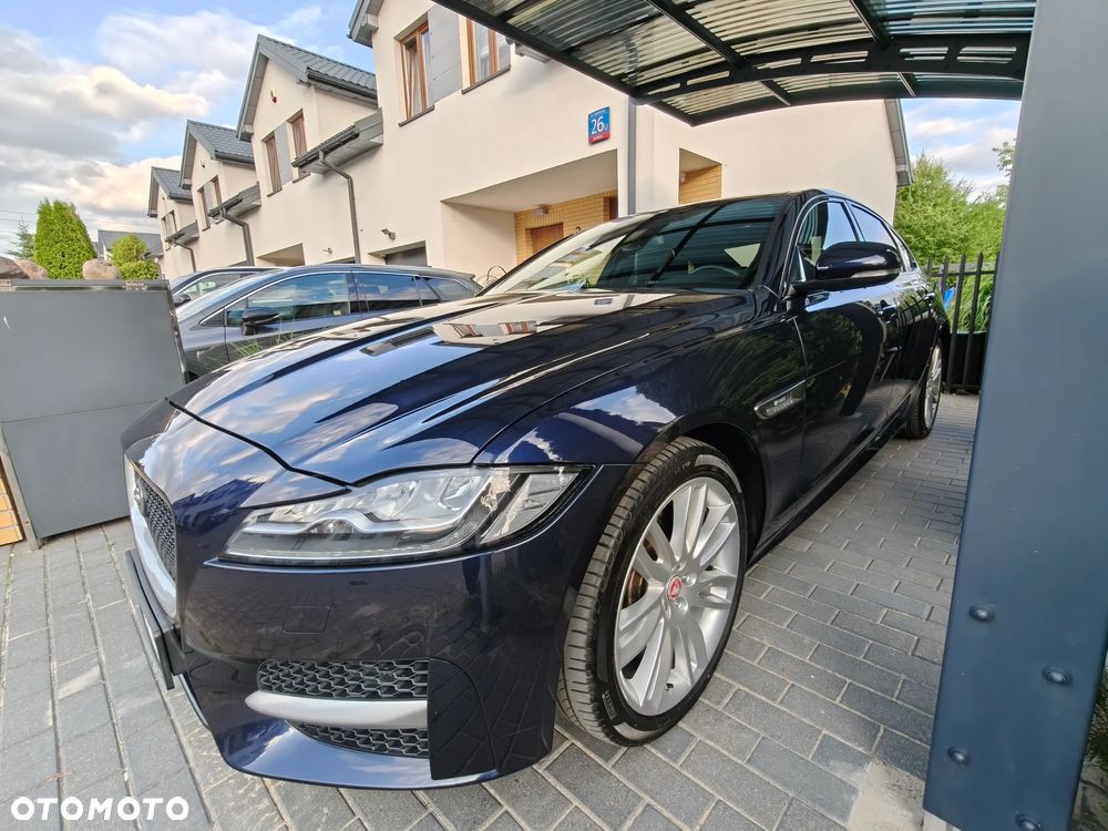 Jaguar XF 2.0 i4D R-Sport - 5