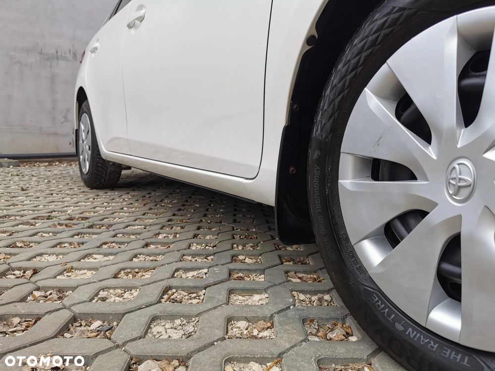 Toyota Auris 1.4 D-4D Dynamic - 24