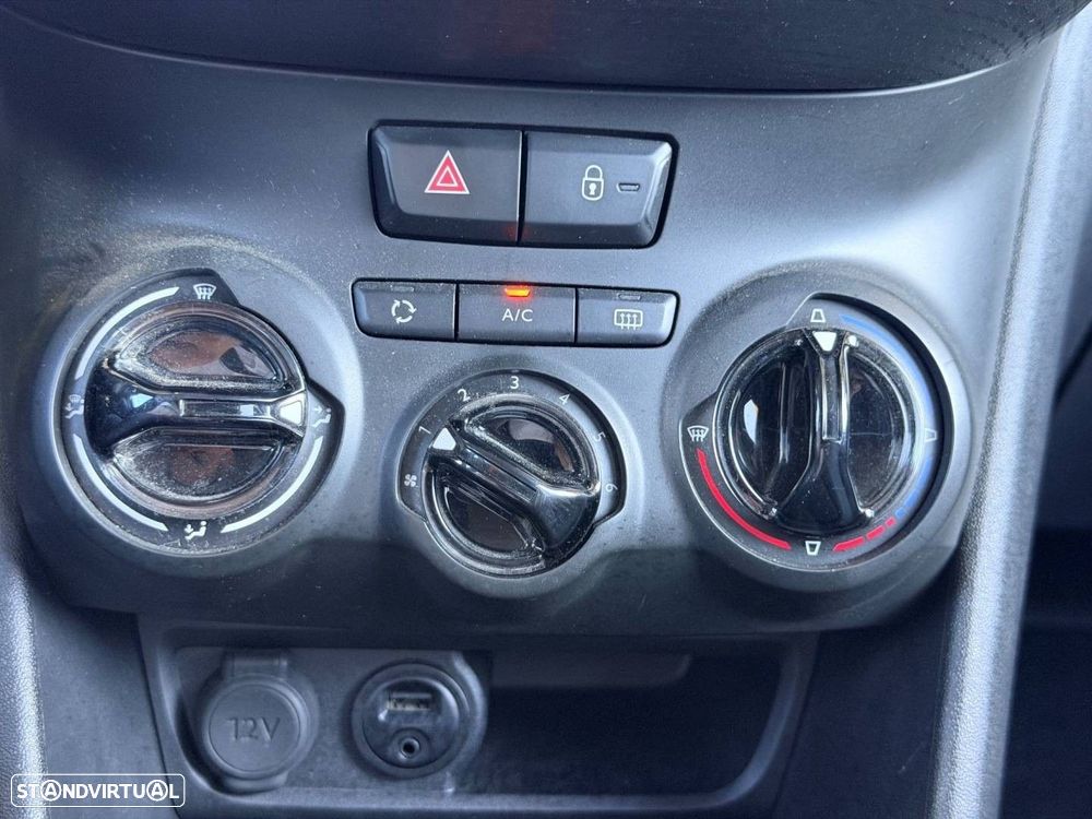 Peugeot 208 1.2 PureTech Style - 28