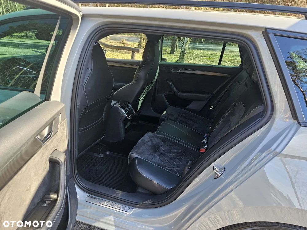 Skoda Superb 2.0 TDI SCR Sportline DSG - 18