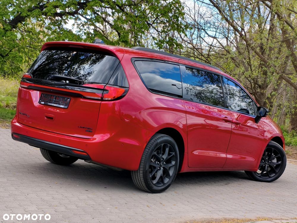 Chrysler Pacifica - 40