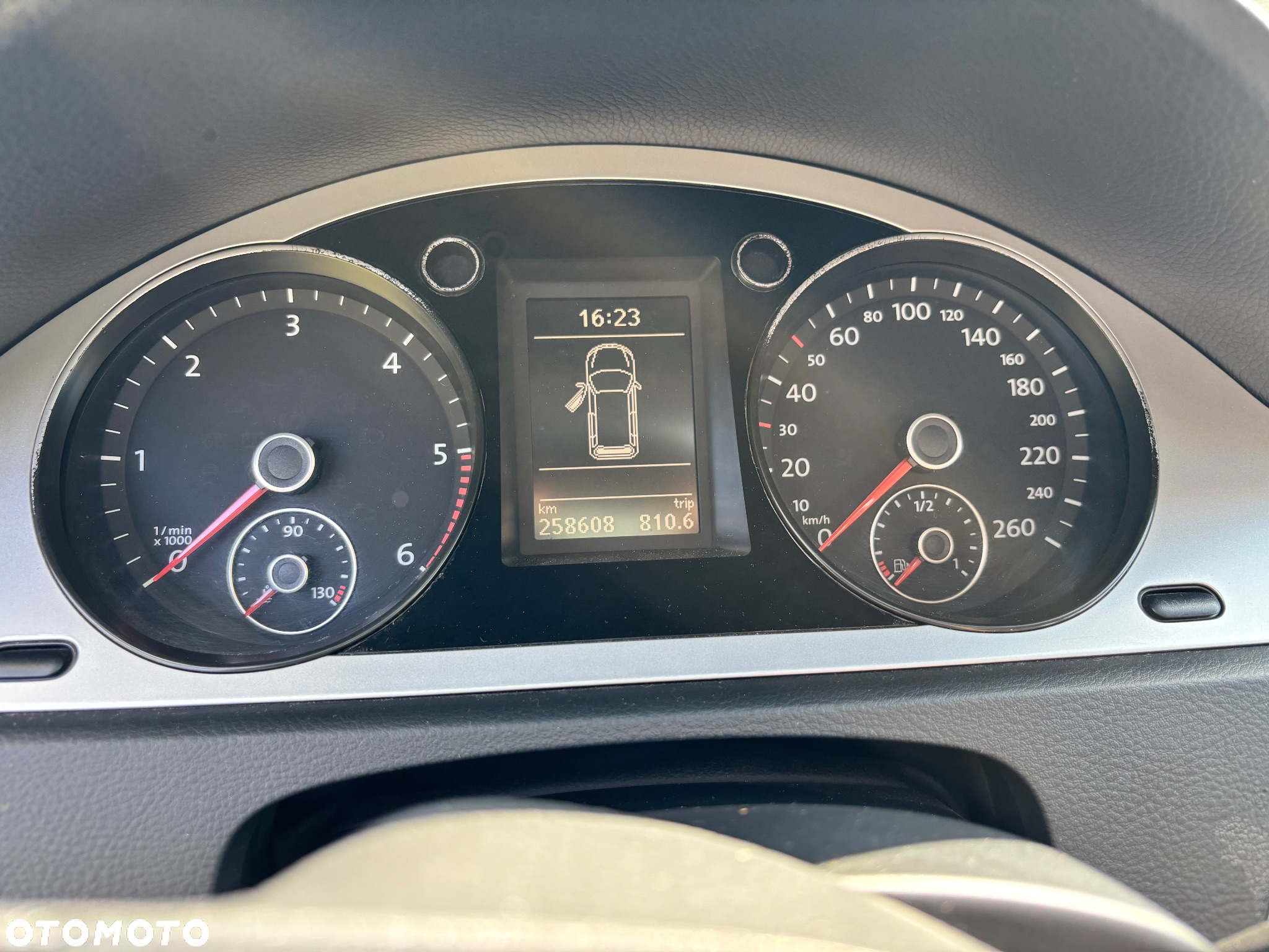 Volkswagen Passat 2.0 TDI Comfortline DSG - 10