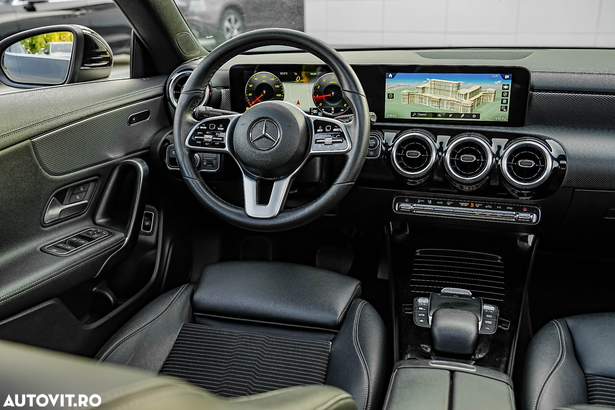 Mercedes-Benz CLA 180 7G-DCT Special Edition - 10