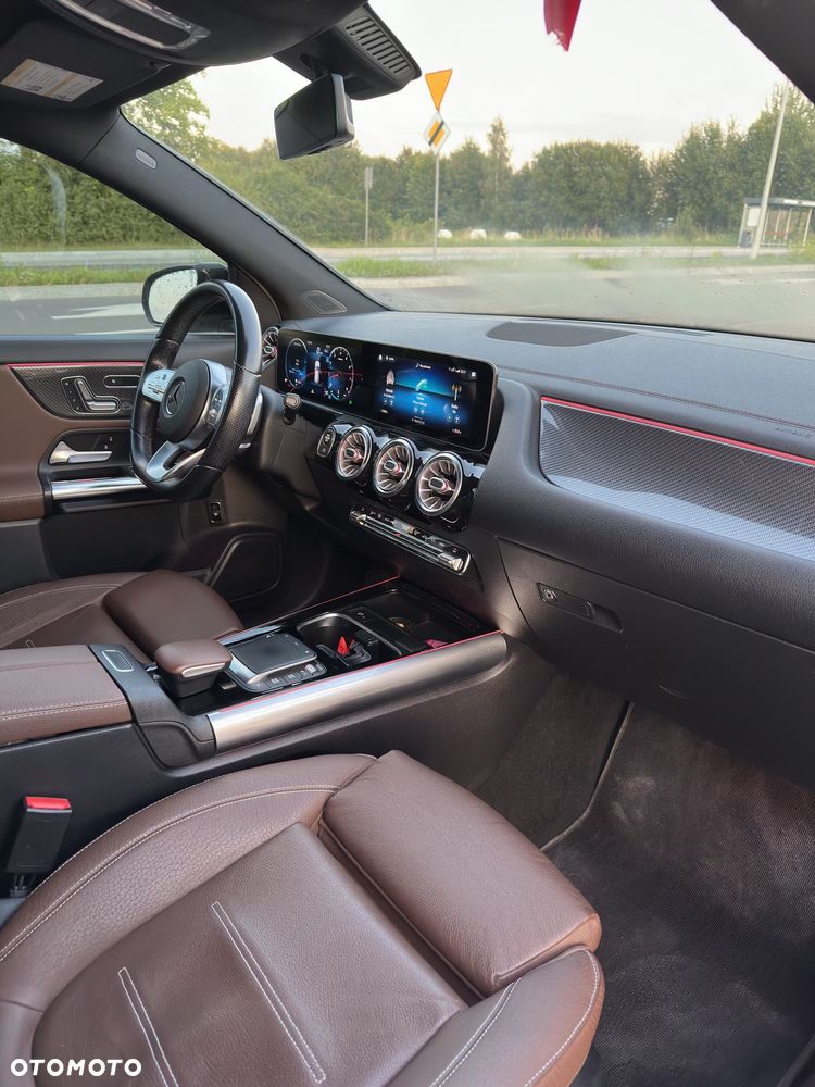 Mercedes-Benz GLA 250 4-Matic AMG Line - 8