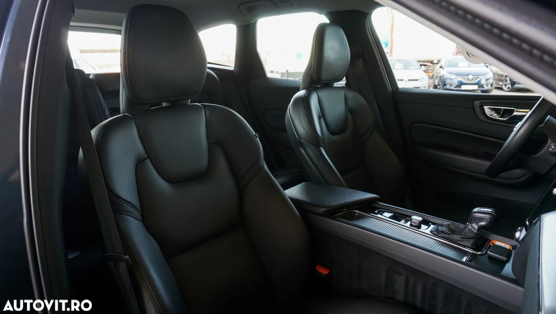 Volvo XC 60 T4 Geartronic Momentum - 24