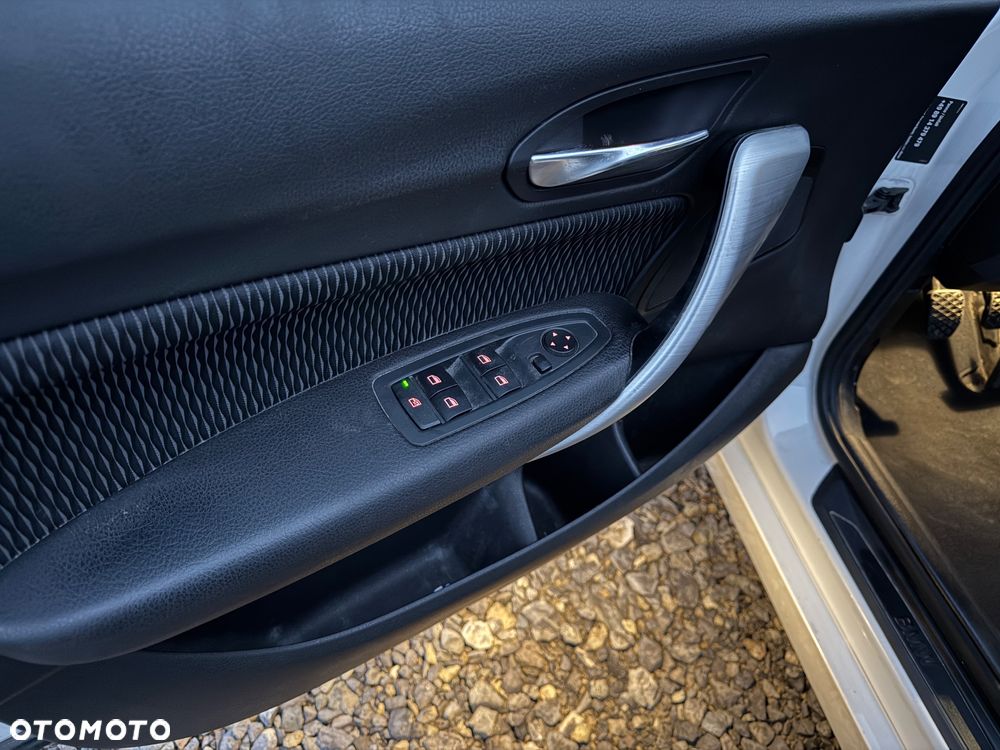 BMW Seria 1 116i - 19