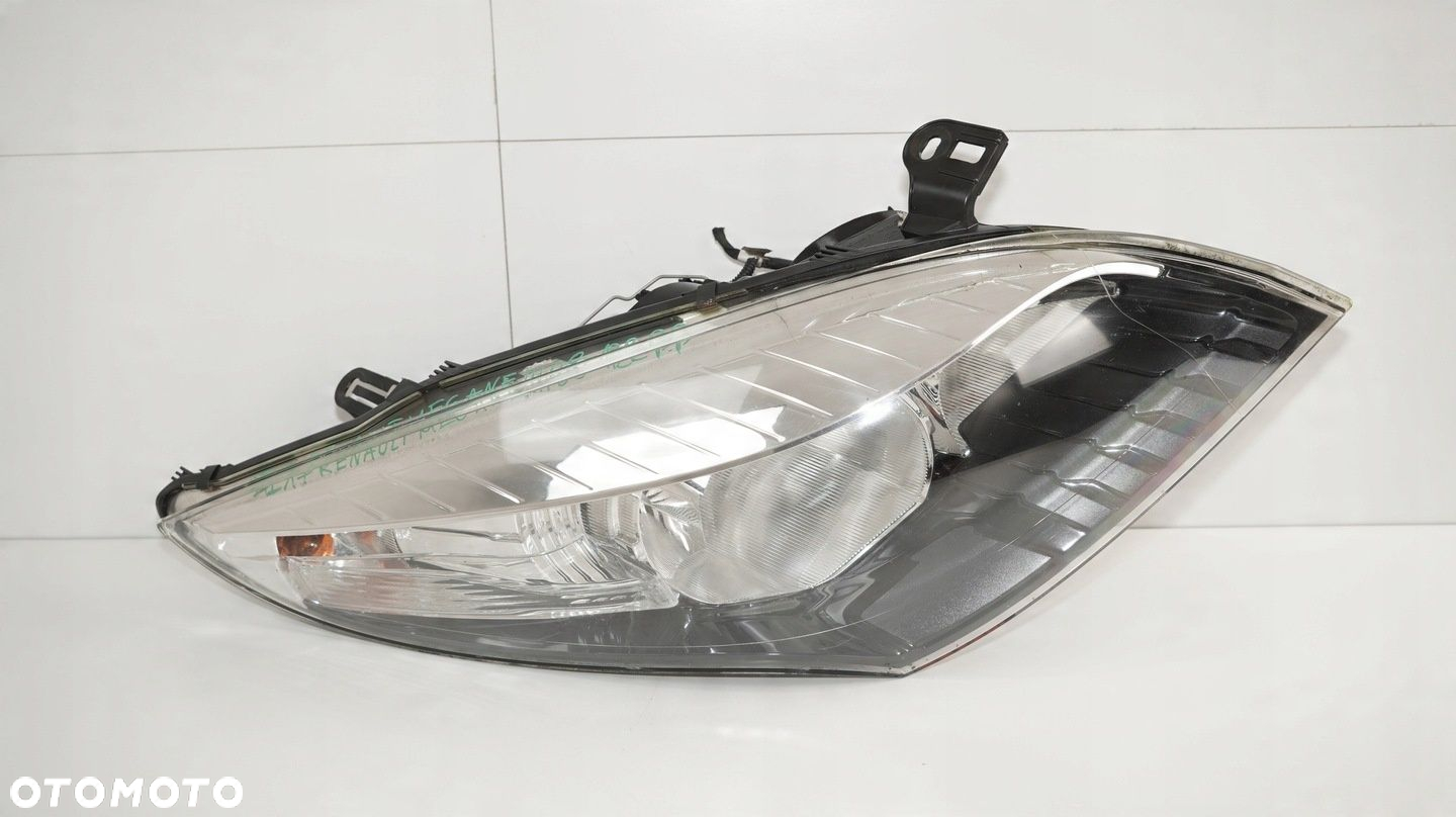LAMPA PRAWY PRZÓD PRZEDNIA RENAULT MEGANE III 08-12R - 4