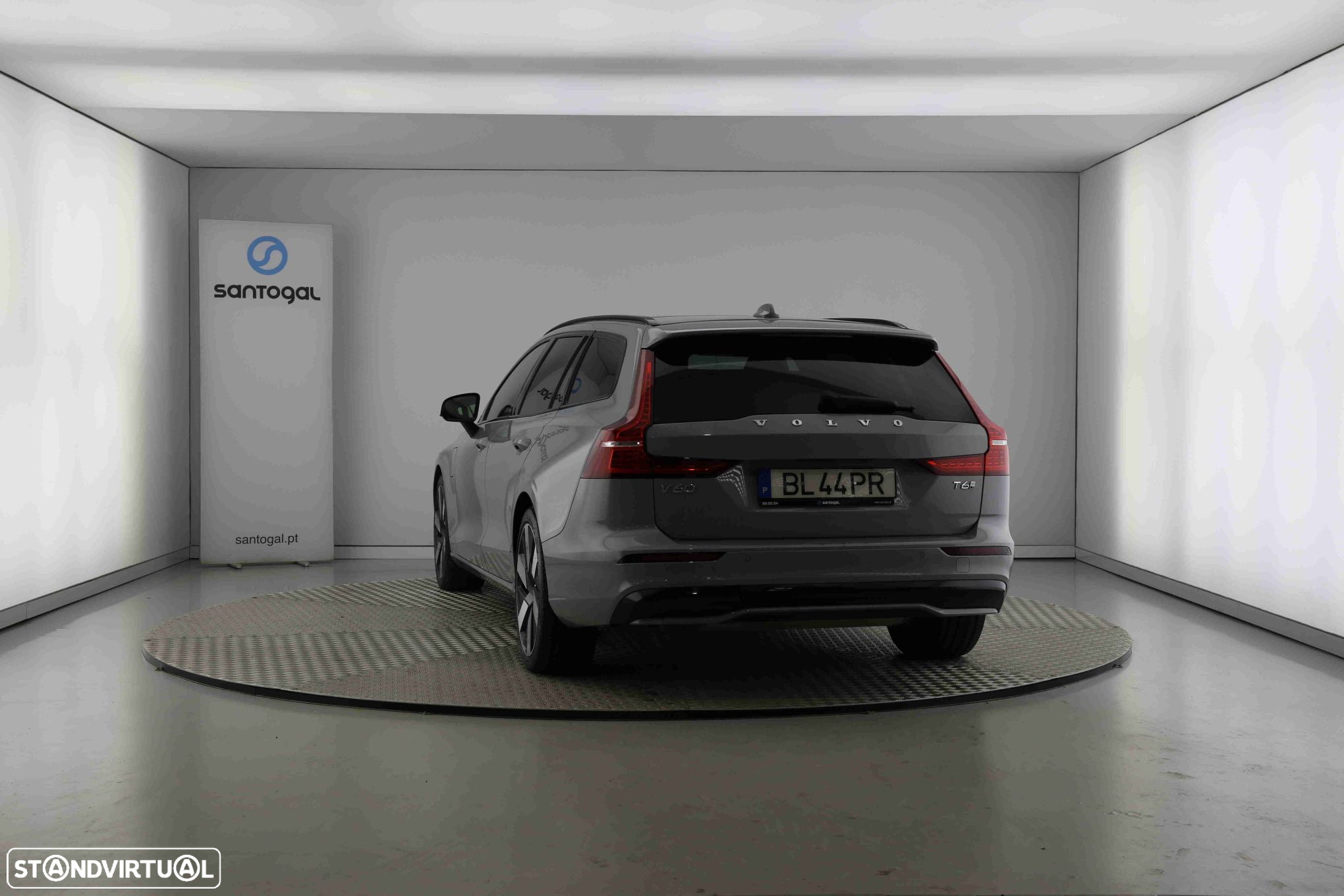 Volvo V60 2.0 T6 AWD TE Plus Dark - 4