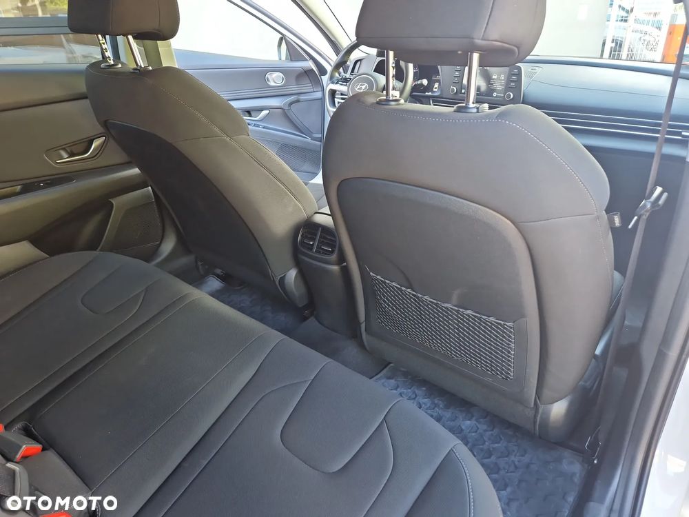 Hyundai Elantra 1.6 Smart - 19