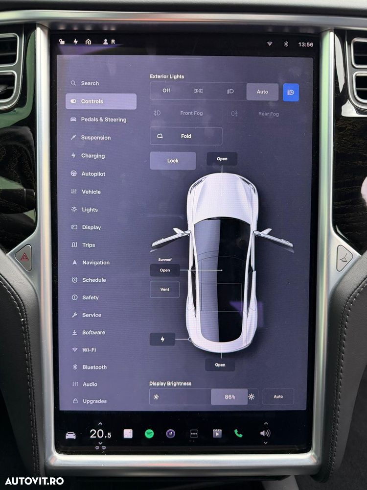Tesla Model S - 13