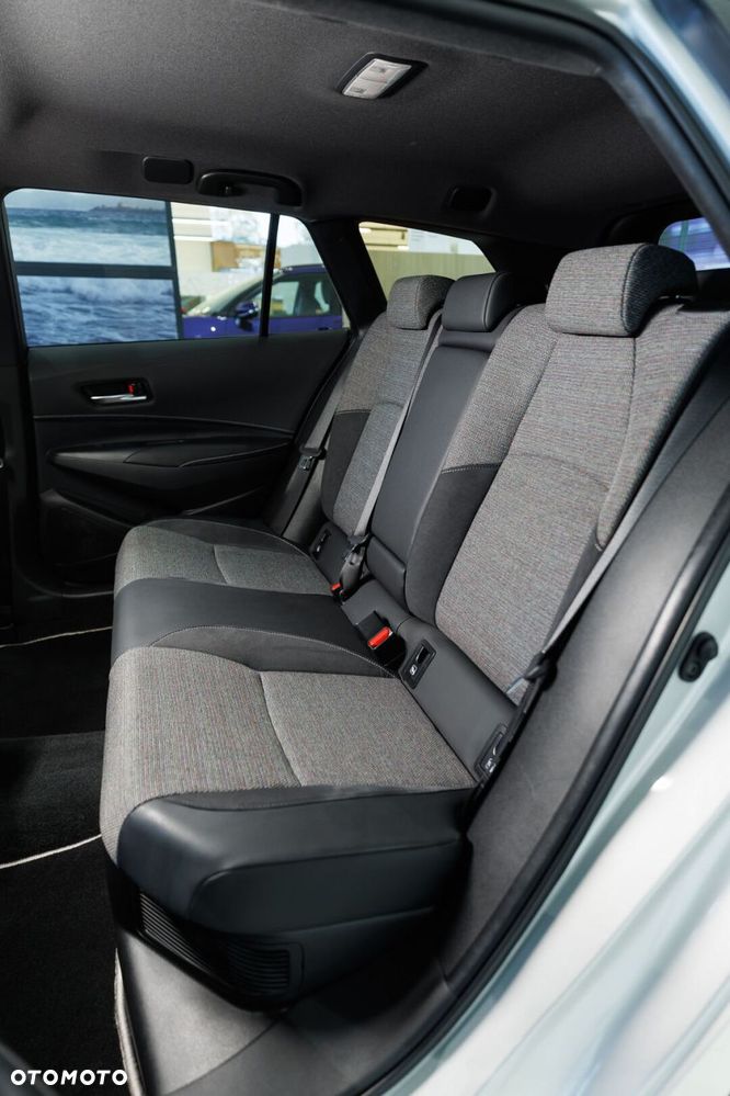 Toyota Corolla 1.8 Hybrid Style - 23