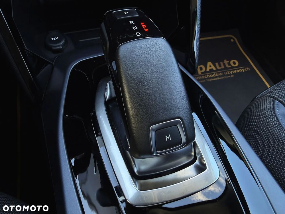 Peugeot 2008 1.5 BlueHDi Allure Pack S&S EAT8 - 32