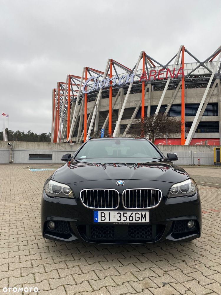 BMW Seria 5 525d xDrive - 14