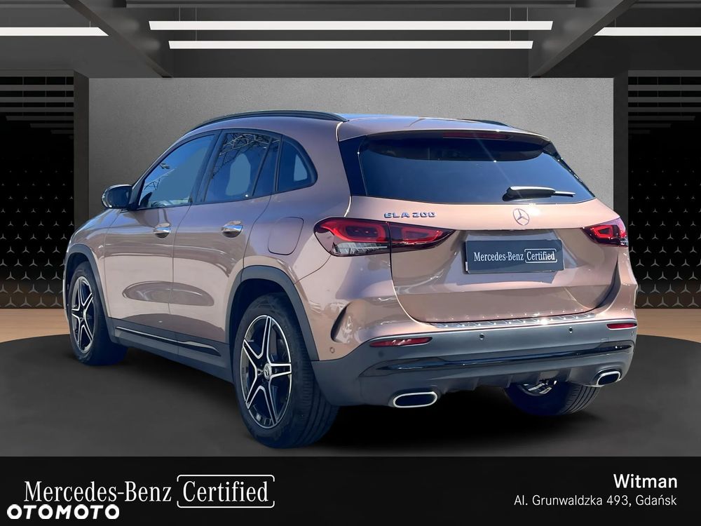 Mercedes-Benz GLA - 4