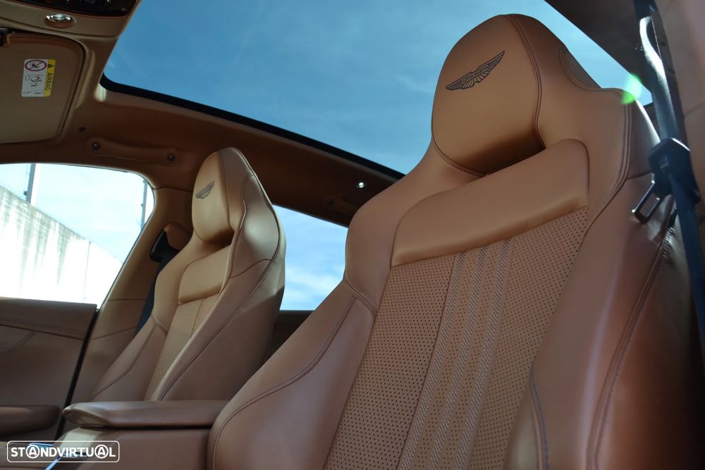 Aston Martin DBX 707 - 29