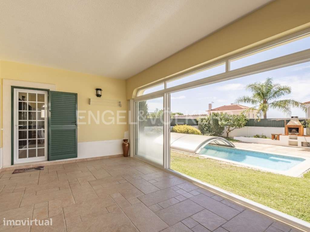 Moradia T3 em Azeitão com piscina e acabamentos de excelência - Grande imagem: 3/36